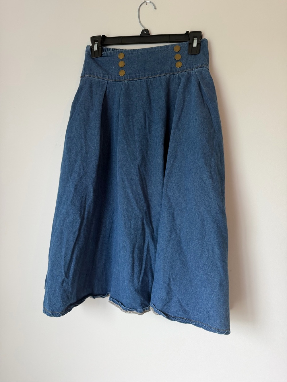 High-Waist Blue Denim A-Line Skirt with Button Detail vintage inspired